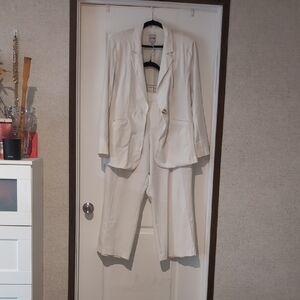 Nic And Zoe Off White Cropped Pant Suit, Size 16